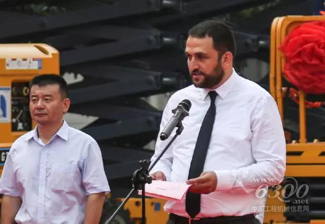 欧洲客户在交付仪式上发表合作感言