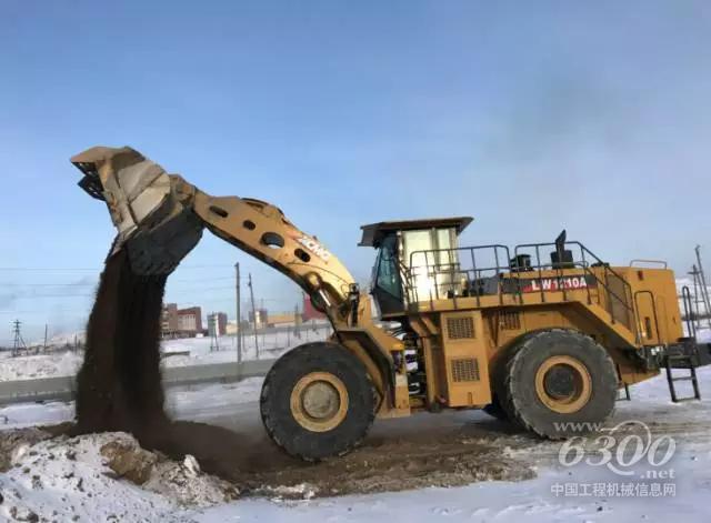 徐工装载机在极寒环境下工作