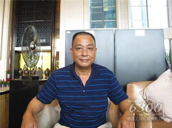 徐工国六版不仅排放达标,依然好操控、人性化