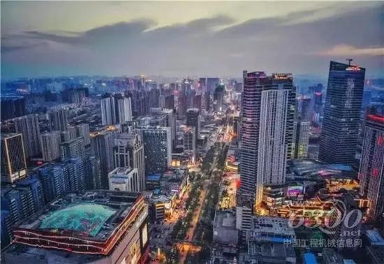 80台塔机、20余个重大项目,祖老板的徐工情