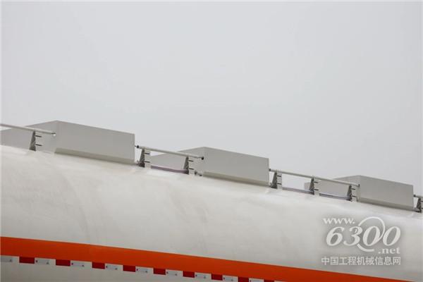 中集凌宇新款铝合金易燃液体运输车,来了!