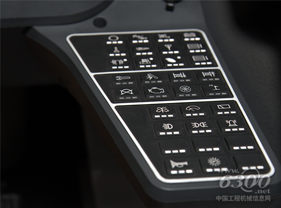 按键区分列清晰，排布有序