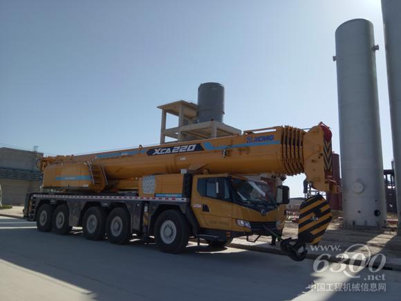 徐工XCA220<a href=//product.d1cm.com/quandimiandiao/ target=_blank>全地面起重机</a>