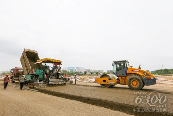 徐工成套道路机械鏖战北三环高架