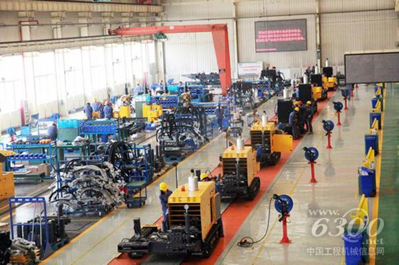 国内唯一<a href=//product.d1cm.com/shuipingzuan/ target=_blank>水平定向钻</a>机生产流水线