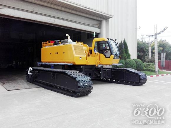 徐工首台多功能<a href=//product.d1cm.com/lvdaidiao/ target=_blank>履带吊</a>起重机XGC100HD下线