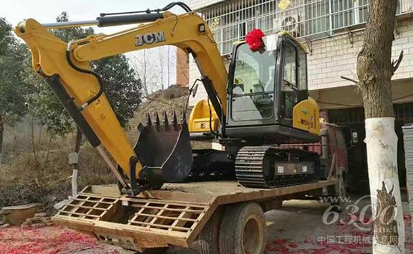 山重建机<a href=//product.d1cm.com/wajueji/ target=_blank>挖掘机</a>“出嫁”