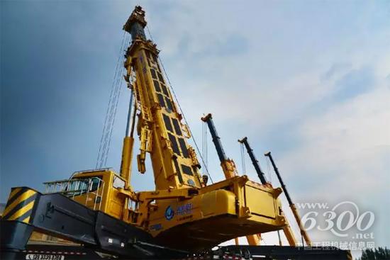 徐工全球首台八轴XCA1200全地面起重机落户河北