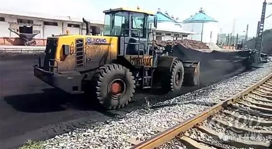 彩云之南，徐工V系列装载机兢兢业业