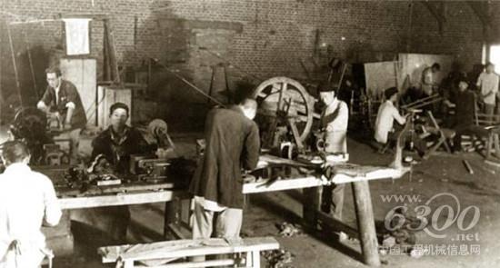 徐工装载机向建军90周年献礼！ 