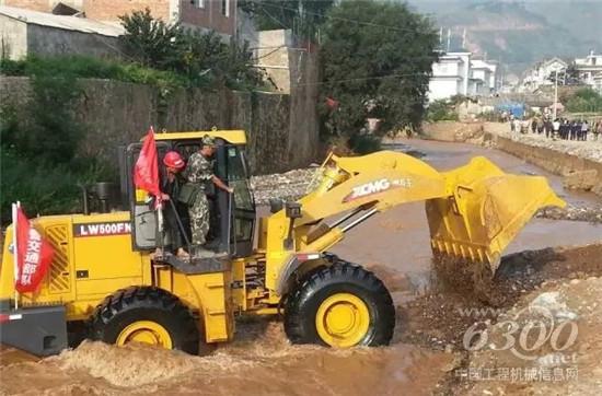 徐工装载机向建军90周年献礼！ 