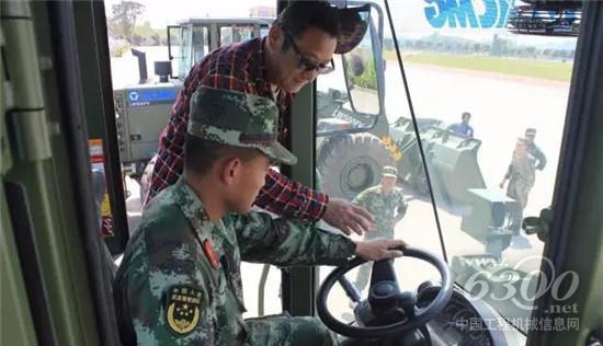 徐工装载机向建军90周年献礼！ 