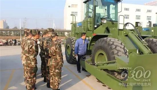 徐工装载机向建军90周年献礼！ 