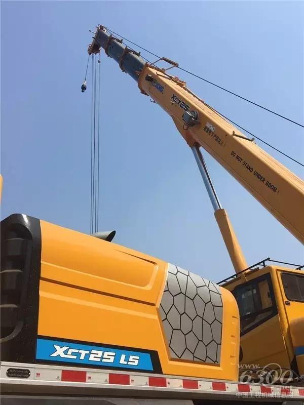 在武汉,XCT25抢修大型设备