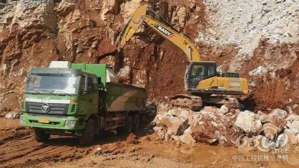 SY225H矿<a href=//product.d1cm.com/brand/shangong/ target=_blank>山工</a>况施工现场