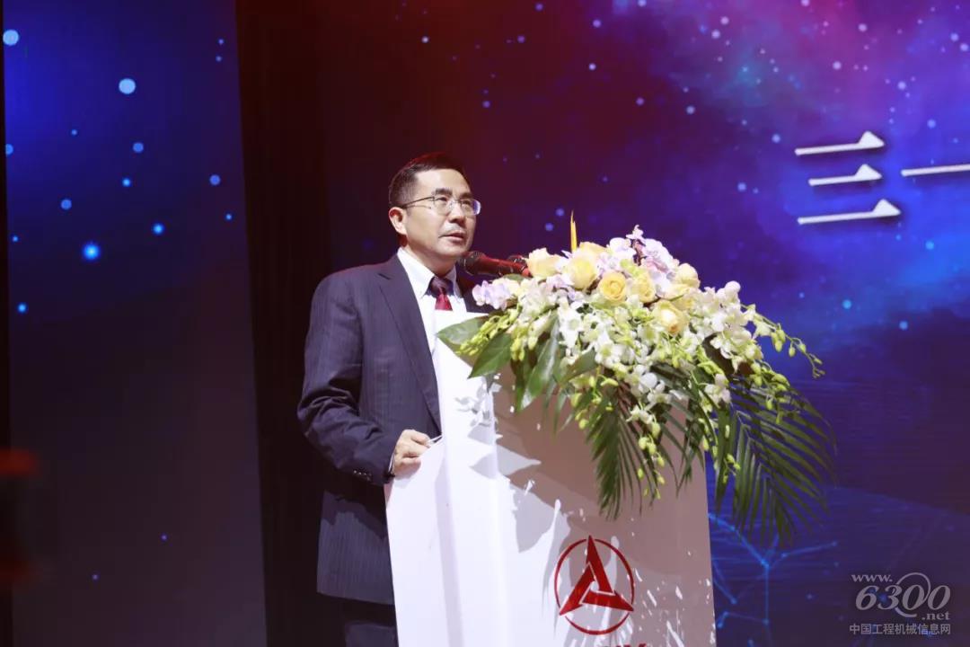 全新科技!重载典范!三一SY1250H闪耀2020上海宝马展