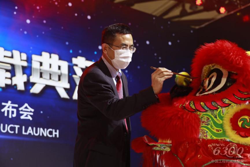 全新科技!重载典范!三一SY1250H闪耀2020上海宝马展