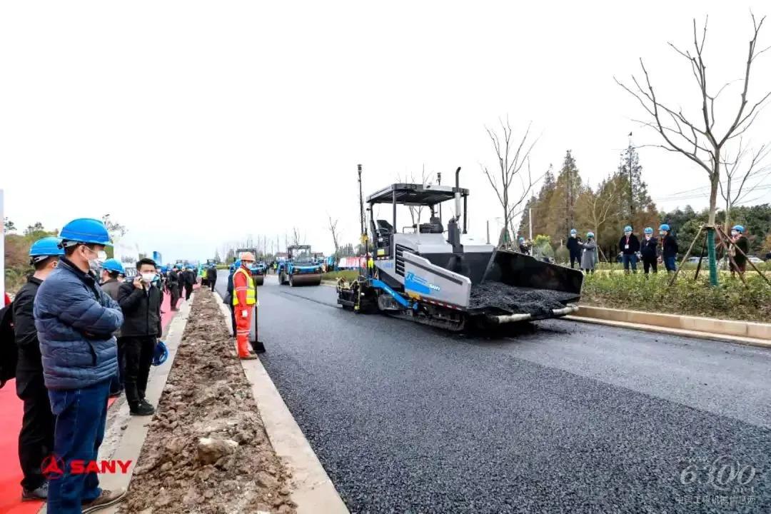 国潮出道!驰誉全球!三一路机实力惊艳宝马展