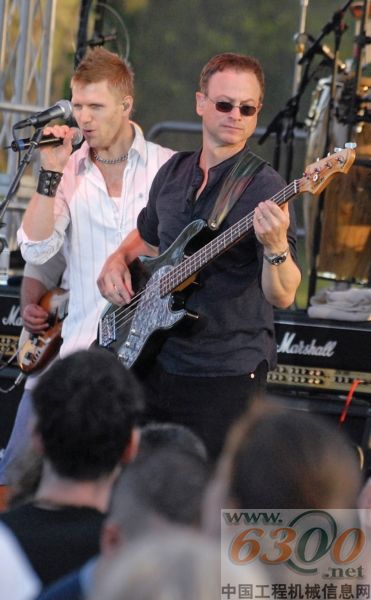 “Rockin' for the Troops”摇滚音乐会现场