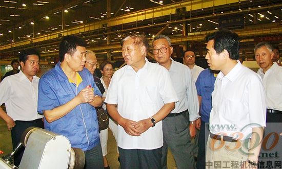 四位院士、专家齐聚徐工建言铁路桥隧施工技术