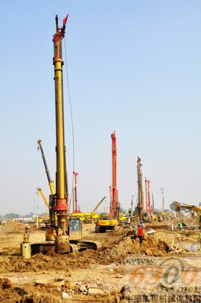 三一新老桩机并肩作战