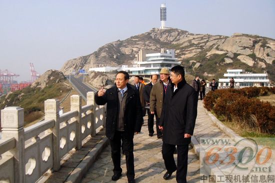 徐工集团与上海国际港务集团签订战略合作协议