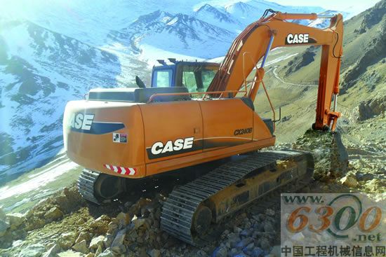 凯斯CX210B挖掘机在工作