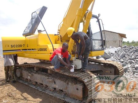 力士德服务工程师在加纳工作之行