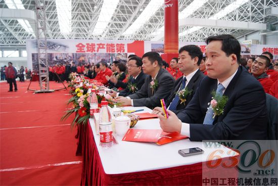 出席启航仪式的领导