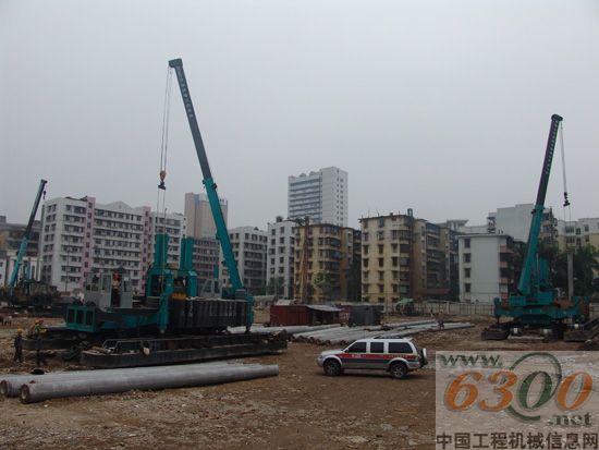 多台山河智能静力压桩机同时施工