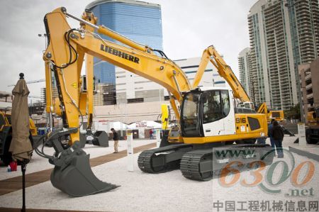 利勃海尔推出第6代液压挖掘机R916
