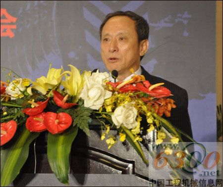 　　徐工集团董事长王民