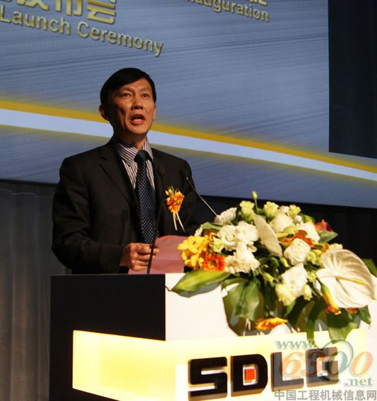 山东临工,两万台挖掘机生产基地