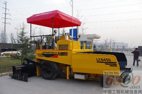 中交西筑摊铺机