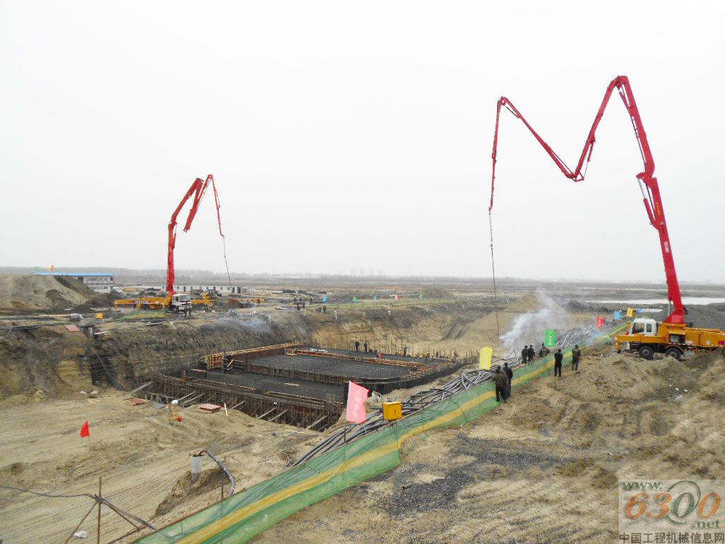 “双雄”铸大坝