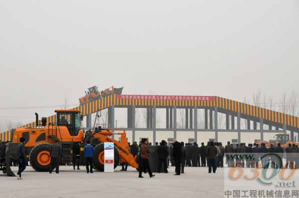 英轩重工潍坊地区装载机产品推介会隆重举行